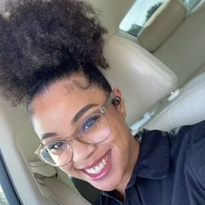 Meet your Posher, Pamela